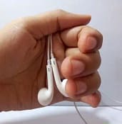 How to secure my earbuds from tangling