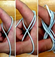 How to tie  earbuds cord as digit 8
