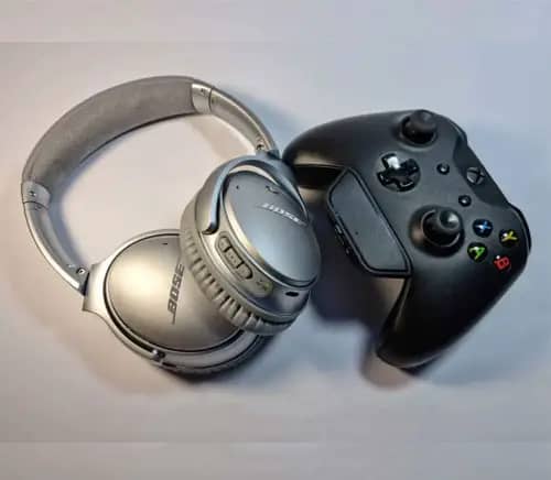 hear Xbox audio through your headphones.
