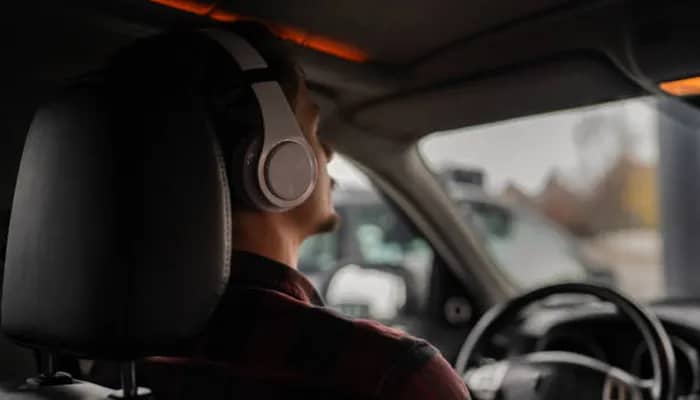 Noise Cancelling Headphones While Driving