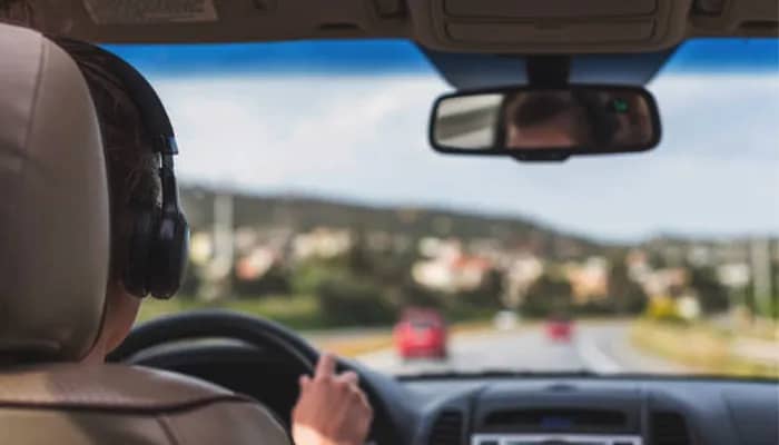 Impact of Noise Cancelling Headphones on Driving Performance