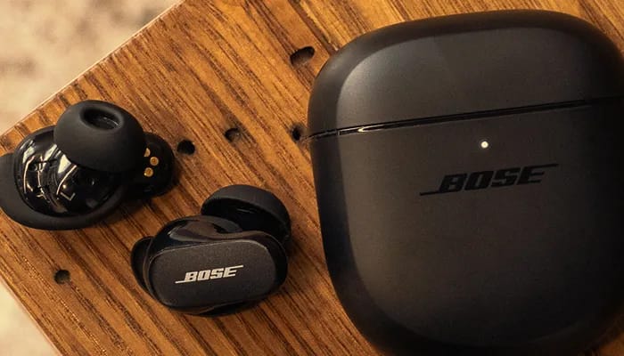bose earbuds not charging in case
